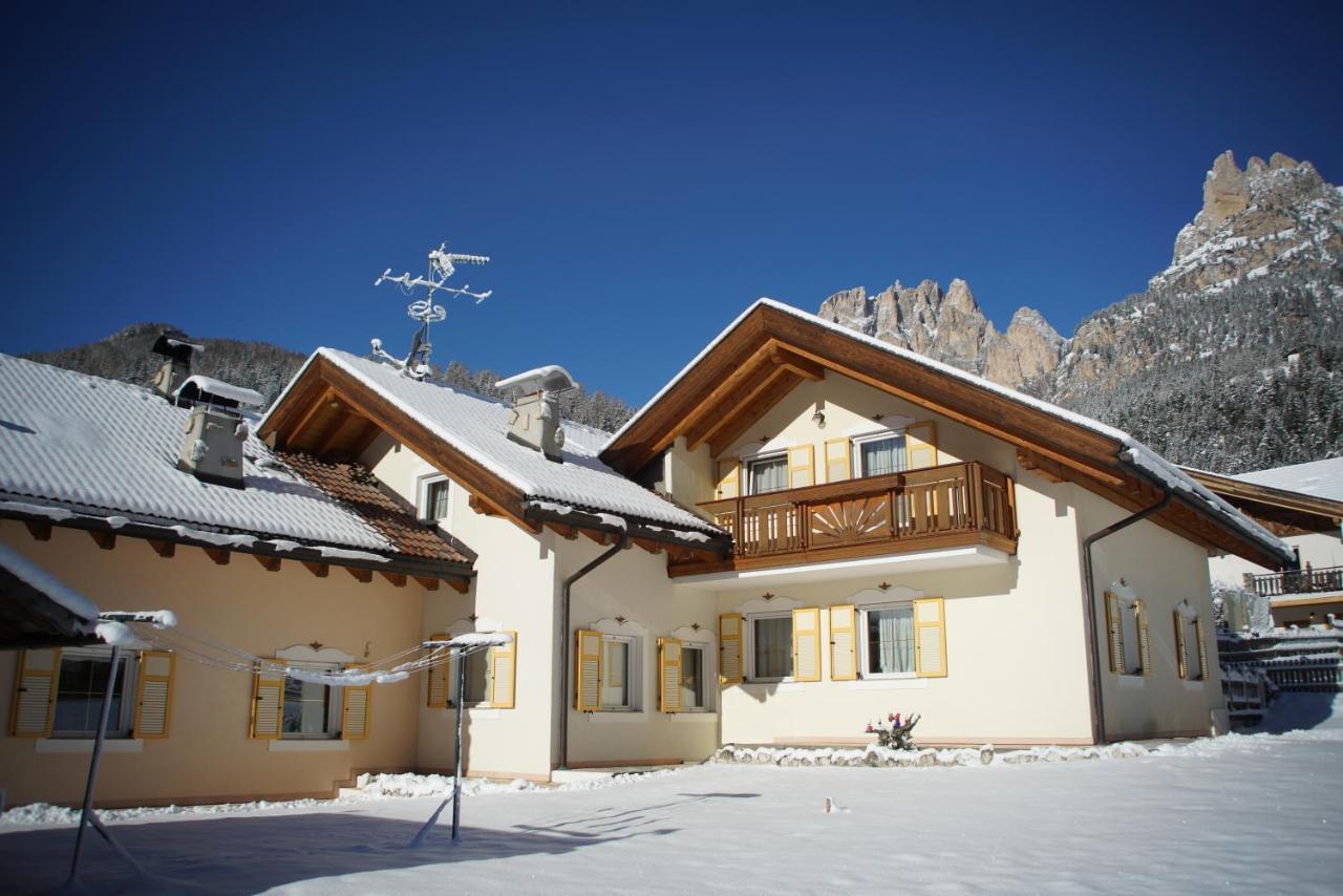 Residence Le Rose Pozza di Fassa Luaran gambar