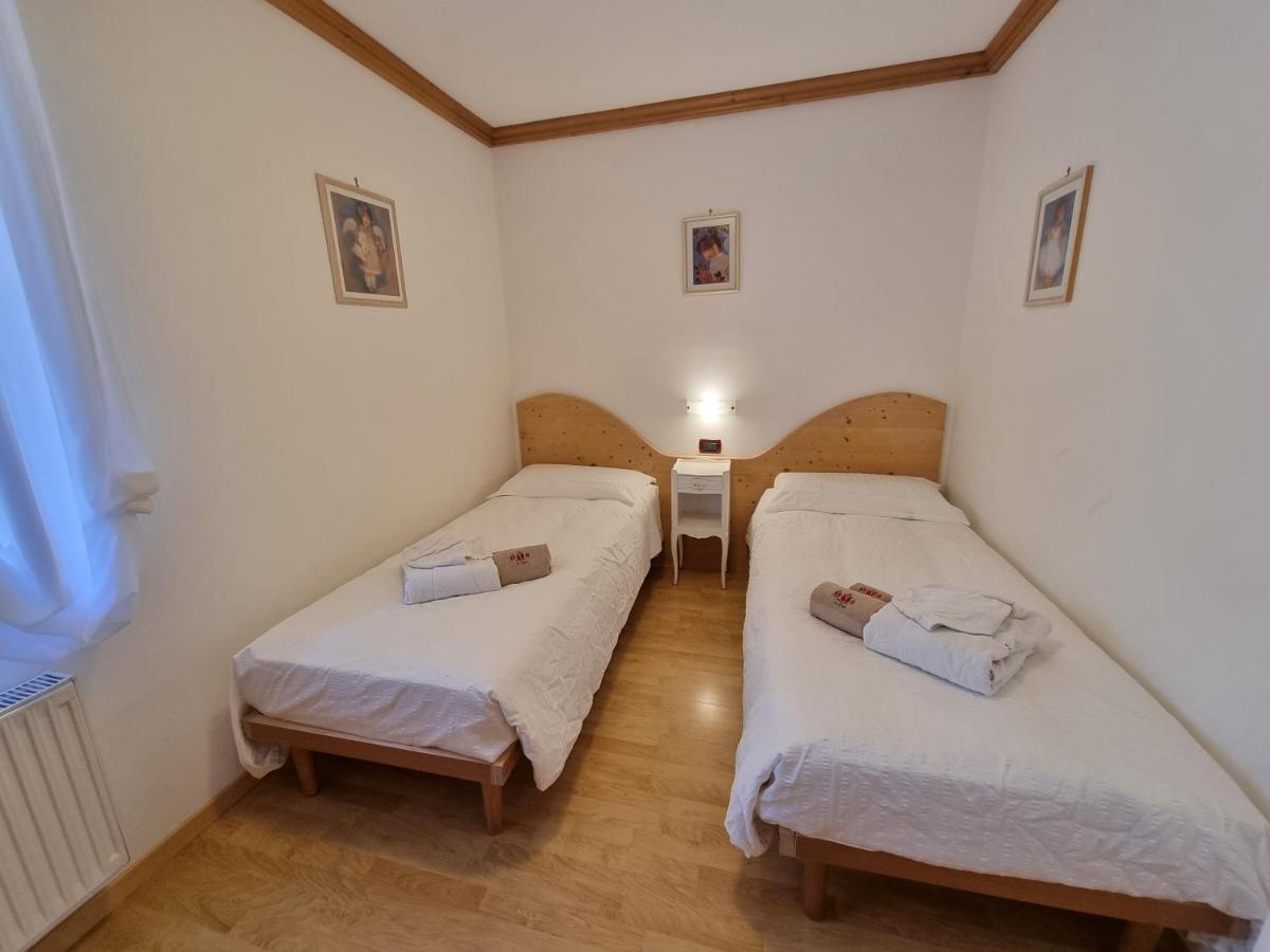 Residence Le Rose Pozza di Fassa Luaran gambar