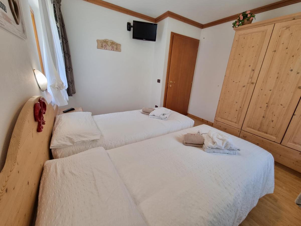Residence Le Rose Pozza di Fassa Luaran gambar