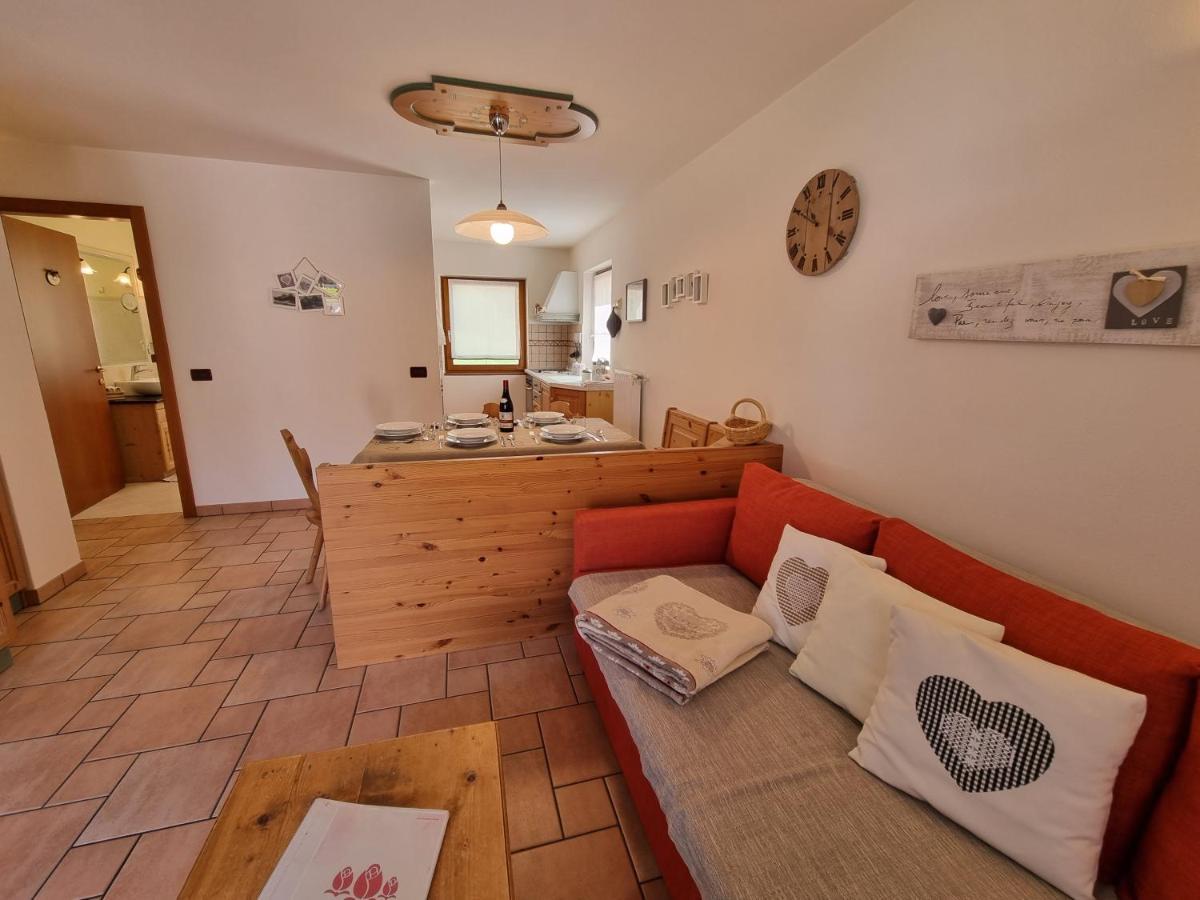 Residence Le Rose Pozza di Fassa Luaran gambar